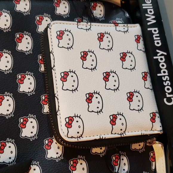 Hello Kitty Crossbody and Wallet Set NWT - Picture 5 of 5